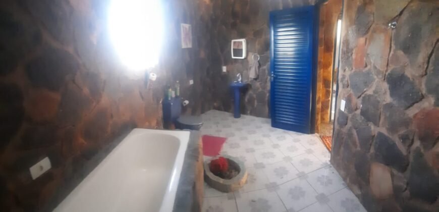 Chácara 4ha Beira Rio dos Couros – Casa Exótica e Ecológica – 12 km Alto Paraíso sentido São Jorge