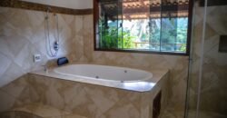 Maravilhosa Casa na Natureza – Condomínio Rural – 2 km do Centro de Alto Paraíso de Goiás