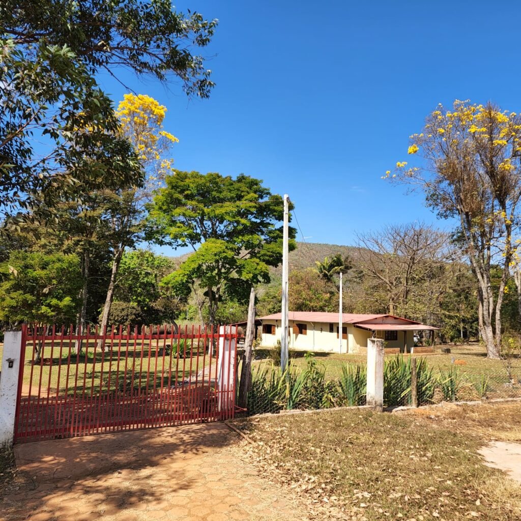 Fazenda 100ha- Rio – Casa Sede – 13km de Alto Paraíso e 1km de Terra