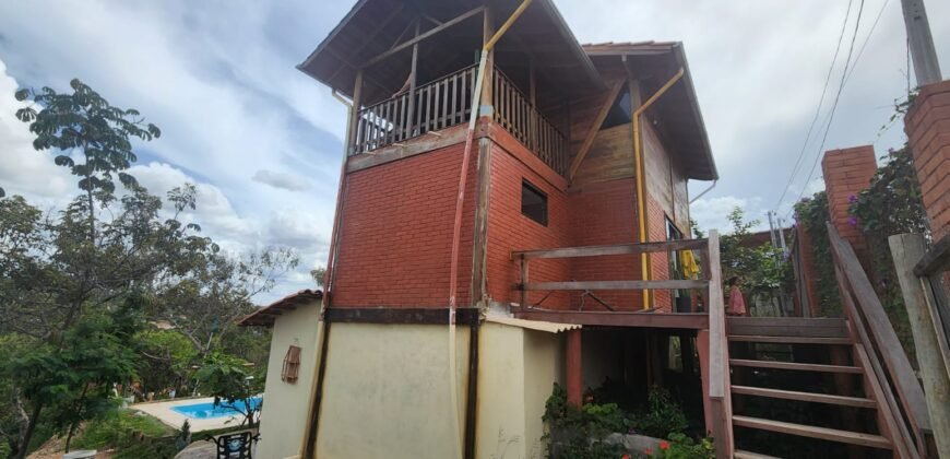 Vende-se Casa com Vista – Eldorado 1 – Alto Paraíso de Goiás