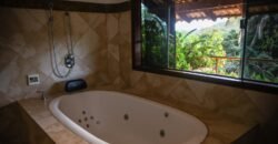 Maravilhosa Casa na Natureza – Condomínio Rural – 2 km do Centro de Alto Paraíso de Goiás