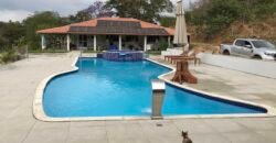 Fazenda  20 alqueires –  Cachoeira – Próximo a Cachoeira Poço Encantado – Casa Sede – Nascente – Piscina aquecida – Alto Paraíso de Goiás