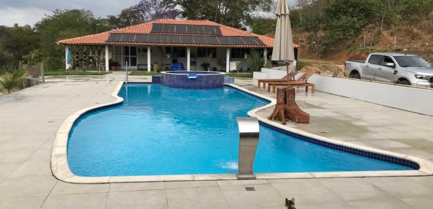 Fazenda  20 alqueires –  Cachoeira – Próximo a Cachoeira Poço Encantado – Casa Sede – Nascente – Piscina aquecida – Alto Paraíso de Goiás