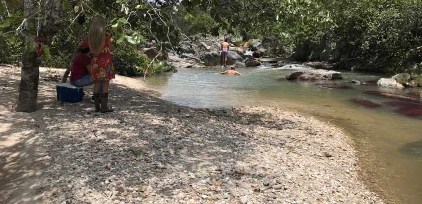 Chácara 4ha – acesso rio – 5 km de Teresinha – 15 km de Cavalcante – Chapada dos Veadeiros