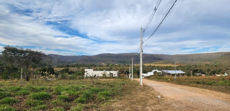 Lote 1.045 m2 – Condomínio Fechado Vale Azul – Alto Paraíso de Goiás