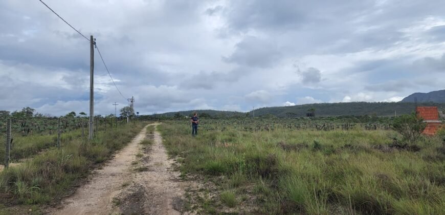 Chácara 4.000 m2 – Rio – Condomínio Rural – 12 km de Alto Paraíso sentido São Jorge