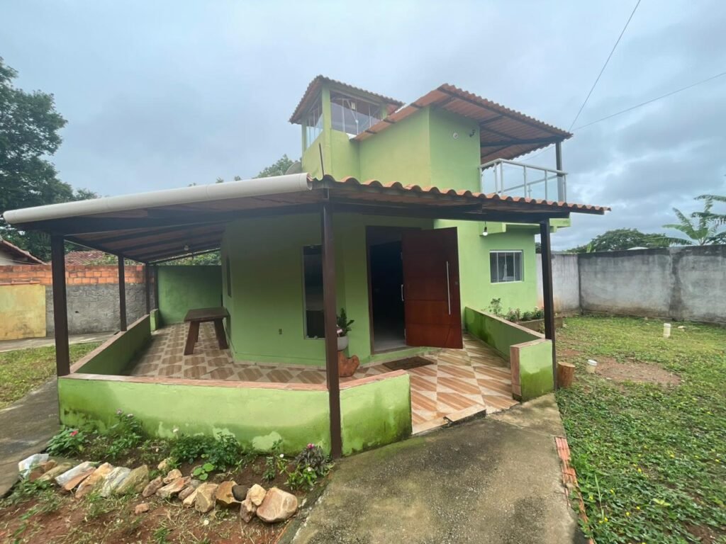 Casa com Três Pisos + Casa Menos + Depósito –  Vila Bandeira – Alto Paraíso de Goiás – Escriturada
