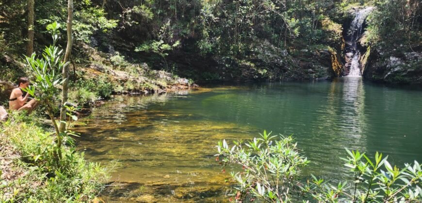 🌿 **Oportunidade Única na Chapada dos Veadeiros, com Cachoeira, 12 km de Alto Paraíso!