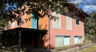 2 Casas – Lote 1.985 m2 – Urbano – 200m da Cachoeira da Usina – Alto Paraíso de Goiás