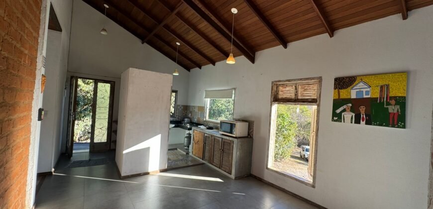 2 Casas – Lote 1.985 m2 – Urbano – 200m da Cachoeira da Usina – Alto Paraíso de Goiás