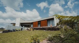 Linda Casa de Alto Padrão com Vista Espetacular – À Venda