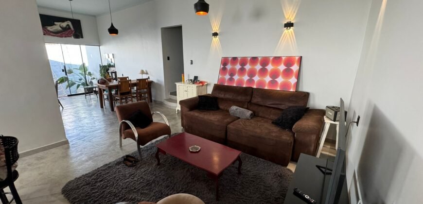 Excelente Oportunidade de Investimento! 3 Casas no Mesmo Lote – Ideal para Renda de Aluguel – Alto Paraíso de Goiás