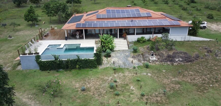 Belissima propriedade – Negócio em funcionamento – 12.3ha – Próximo da Serra da Boa Vista – Alto Paraíso