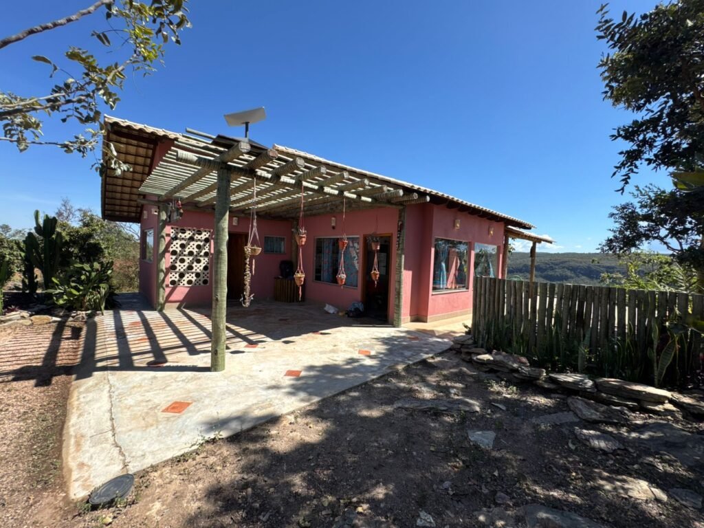 Chácara com Vista Permanente, acesso ao Rio e Conforto na Chapada! 4.7ha