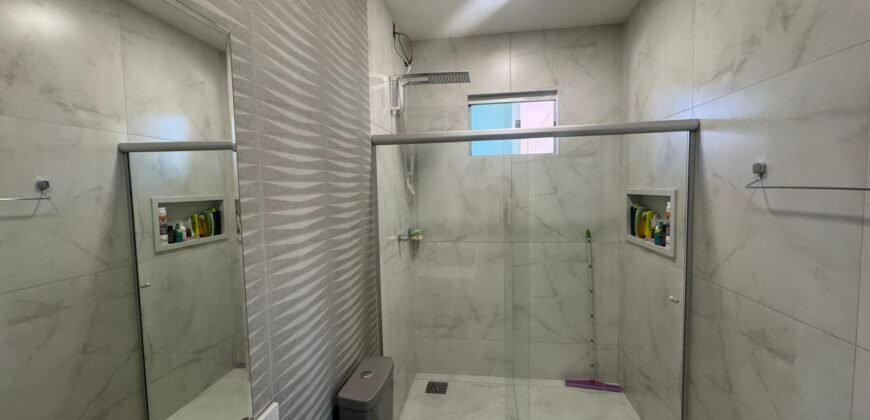 Vende-se Casa Espaçosa e Recém-Reformada- Alto Paraíso de Goiás