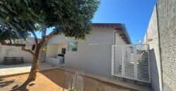 Vende-se Casa Espaçosa e Recém-Reformada- Alto Paraíso de Goiás
