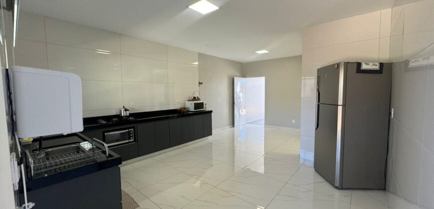 Vende-se Casa Espaçosa e Recém-Reformada- Alto Paraíso de Goiás