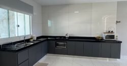 Vende-se Casa Espaçosa e Recém-Reformada- Alto Paraíso de Goiás