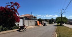 Vende-se Casa Espaçosa e Recém-Reformada- Alto Paraíso de Goiás