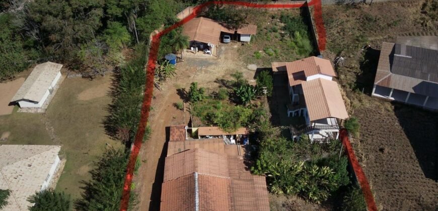 Vende-se Prédio Comercial – 2.300m2 em Localização Privilegiada – Alto Paraíso de Goiás
