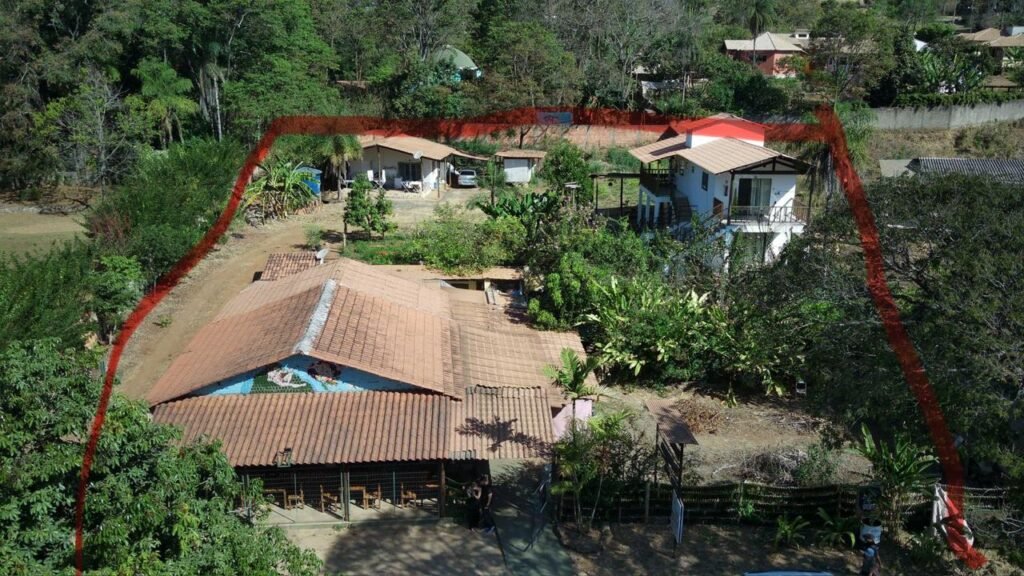 Vende-se Prédio Comercial – 2.300m2 em Localização Privilegiada – Alto Paraíso de Goiás