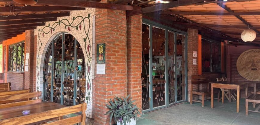 Vende-se Prédio Comercial – 2.300m2 em Localização Privilegiada – Alto Paraíso de Goiás