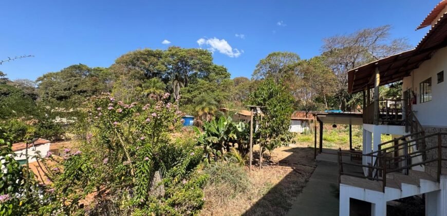 Vende-se Prédio Comercial – 2.300m2 em Localização Privilegiada – Alto Paraíso de Goiás