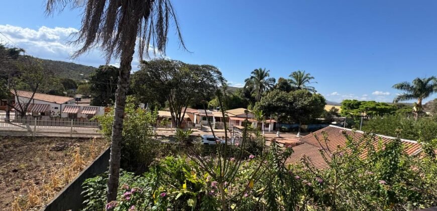 Vende-se Prédio Comercial – 2.300m2 em Localização Privilegiada – Alto Paraíso de Goiás
