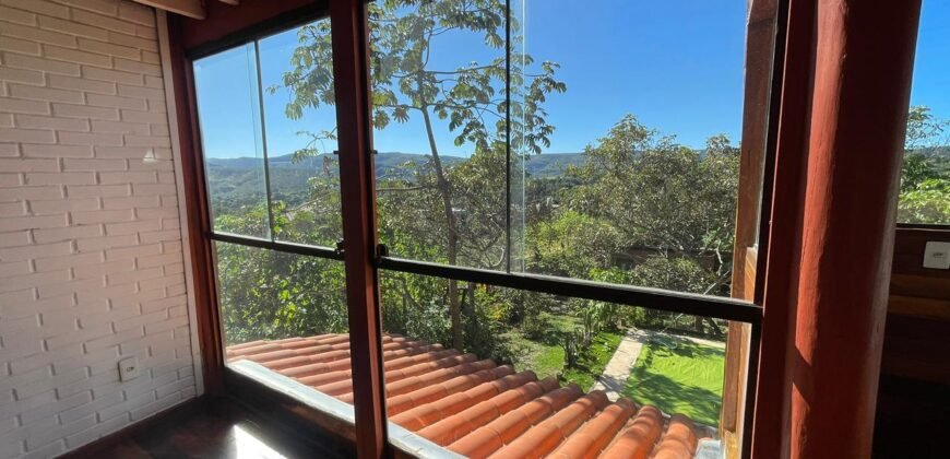 Vende-se Linda Casa com Maravilhosa Vista em Alto Paraíso de Goiás