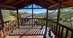 Linda Casa com Maravilhosa Vista em Alto Paraíso de Goiás