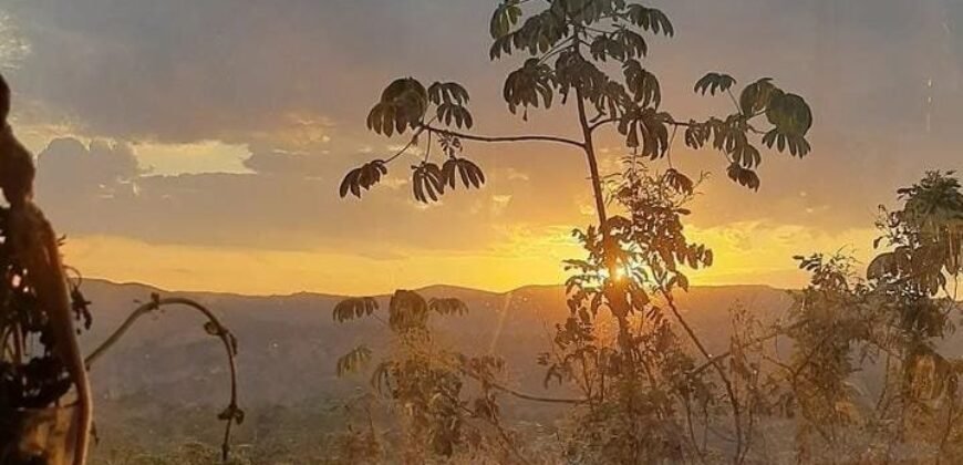 Vende-se Linda Casa com Maravilhosa Vista em Alto Paraíso de Goiás