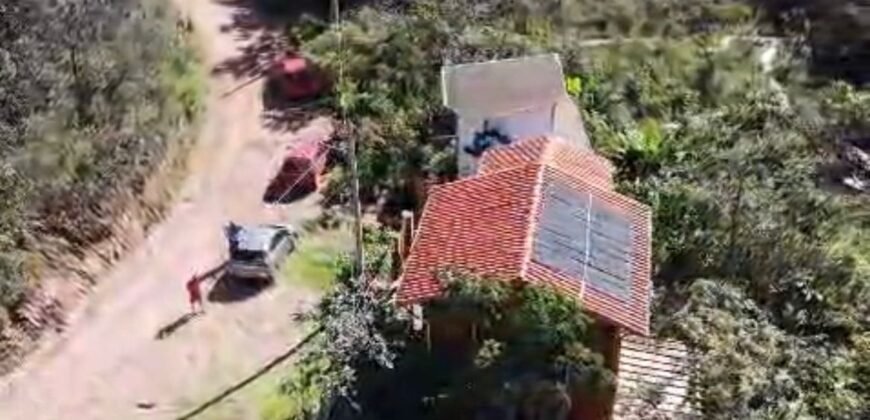 Vende-se Linda Casa com Maravilhosa Vista em Alto Paraíso de Goiás