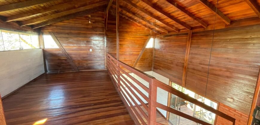 Linda Casa com Maravilhosa Vista em Alto Paraíso de Goiás