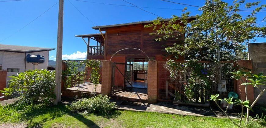 Linda Casa com Maravilhosa Vista em Alto Paraíso de Goiás