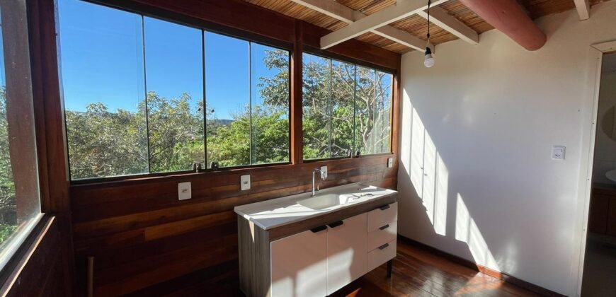 Vende-se Linda Casa com Maravilhosa Vista em Alto Paraíso de Goiás