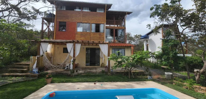 Vende-se Linda Casa com Maravilhosa Vista em Alto Paraíso de Goiás
