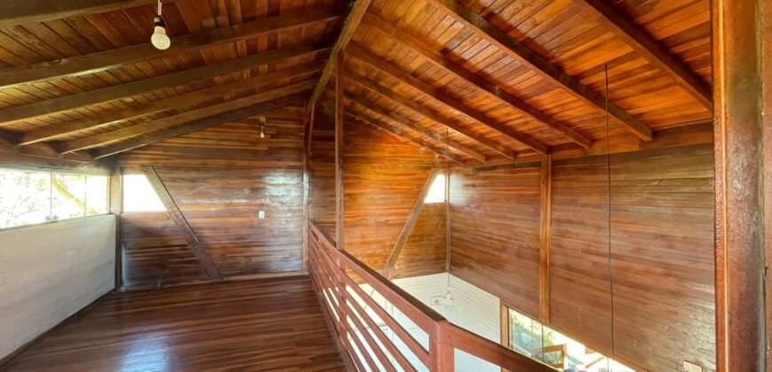 Vende-se Linda Casa com Maravilhosa Vista em Alto Paraíso de Goiás
