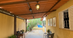 Casa ampla com 4 quartos, 2 suítes e vista privilegiada em Alto Paraíso de Goiás.