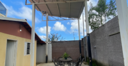 Casa ampla com 4 quartos, 2 suítes e vista privilegiada em Alto Paraíso de Goiás.