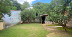 Casa ampla com 4 quartos, 2 suítes e vista privilegiada em Alto Paraíso de Goiás.