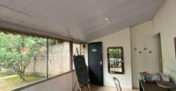 Casa ampla com 4 quartos, 2 suítes e vista privilegiada em Alto Paraíso de Goiás.