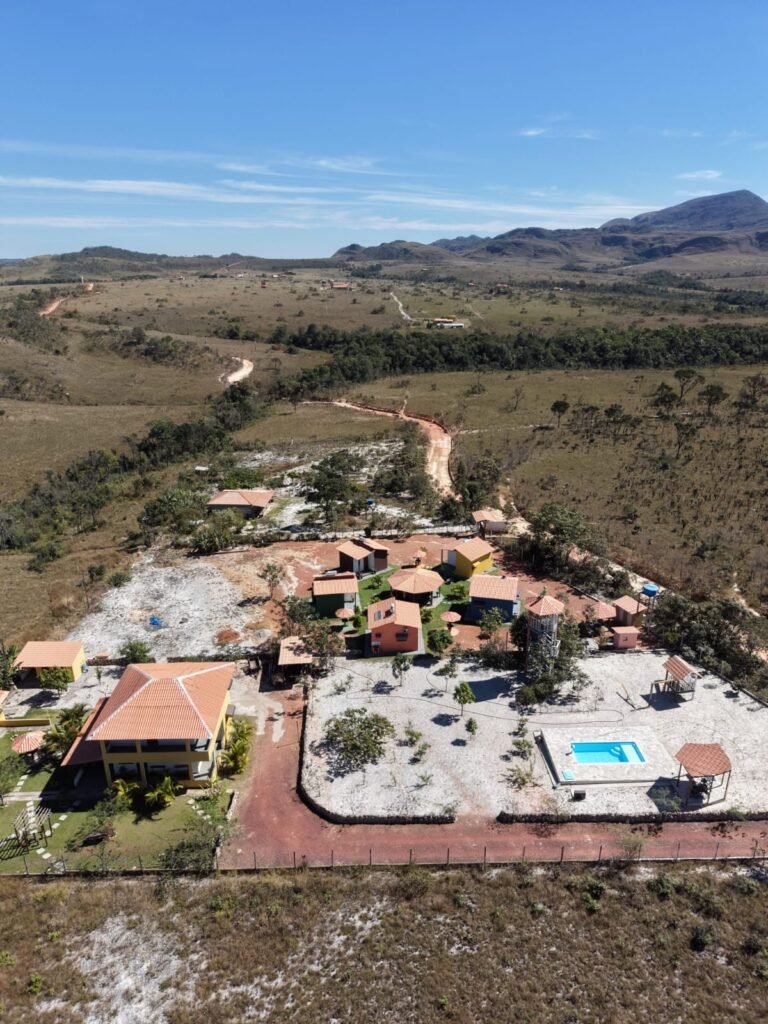 🏡 VENDE-SE LINDA CHÁCARA COM POUSADA EM PLENO FUNCIONAMENTO EM ALTO PARAÍSO DE GOIÁS! 🌿
